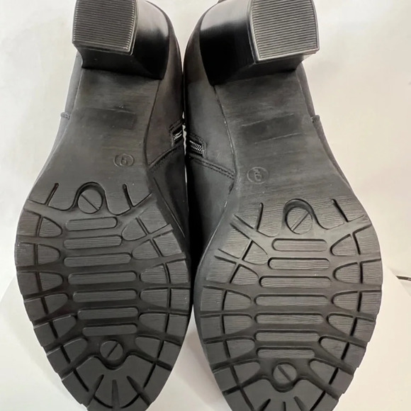 Women’s White Mountain Faux Suede Bootie - 9W - BLACK - NEW in Box - Picture 3 of 11
